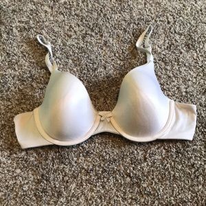 Maiden Form white t-shirt bra